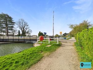 Canal- click for photo gallery